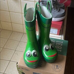Western Chief Kids Frog Face Green Rain Boots.